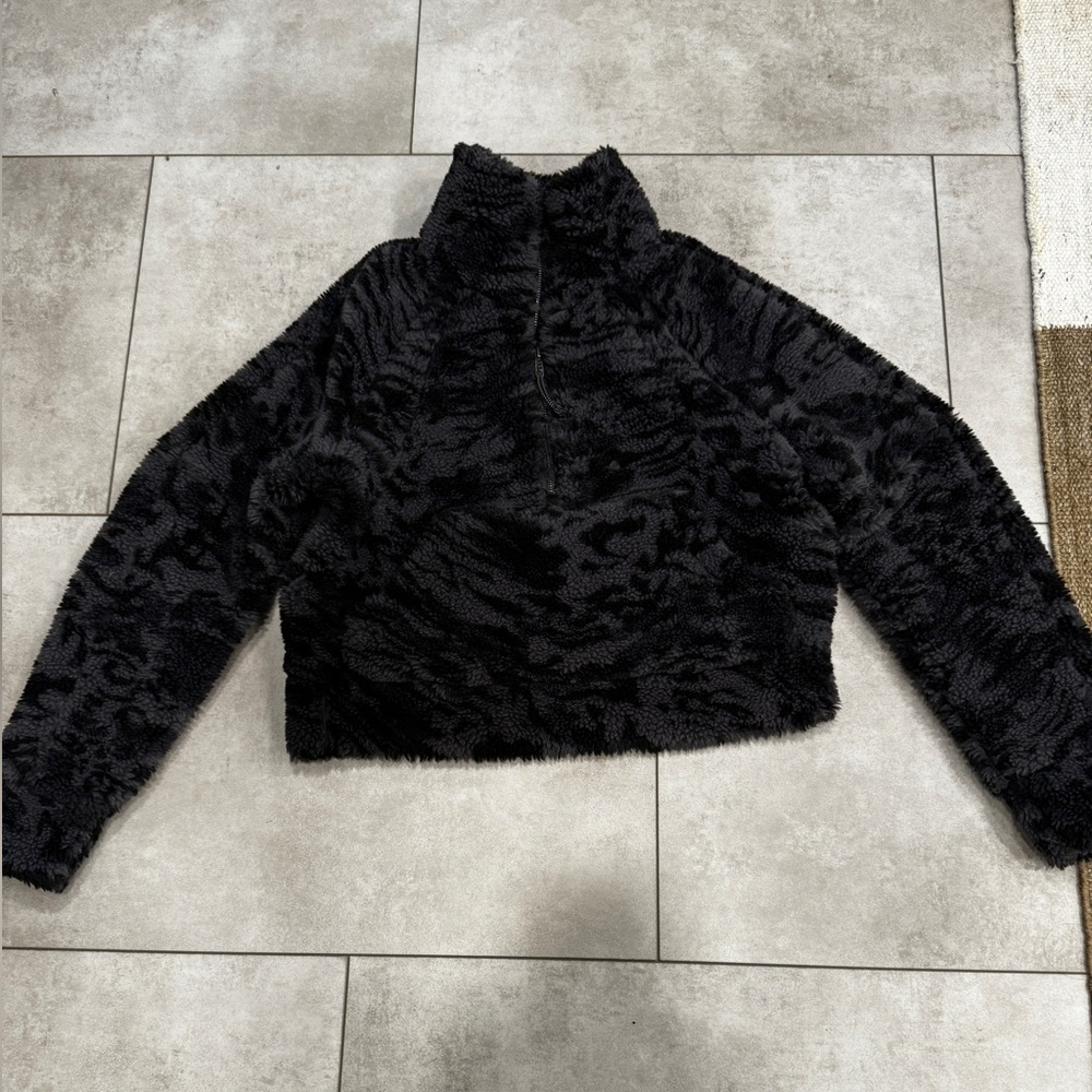 Lululemon camouflage fleece scuba half zip